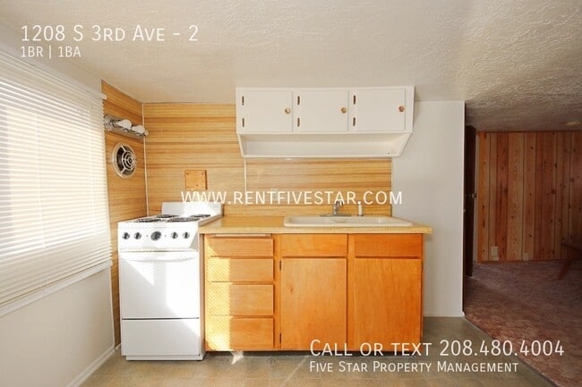 Building Photo - 1208 S 3rd Ave