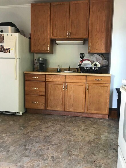 Building Photo - 502 Main St