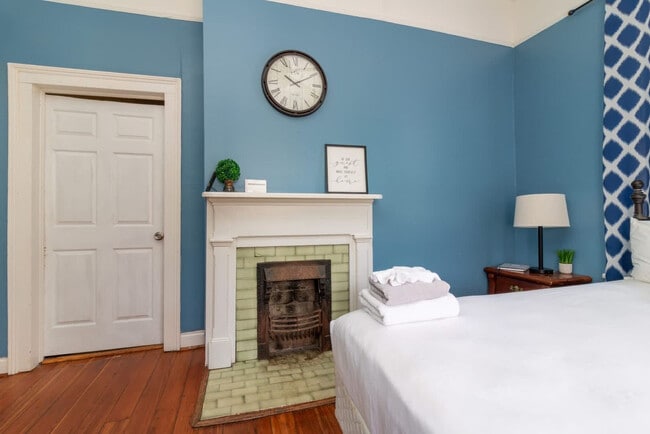 Building Photo - 737 3rd Ave