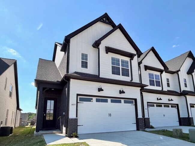 Building Photo - ChateletDrive4859