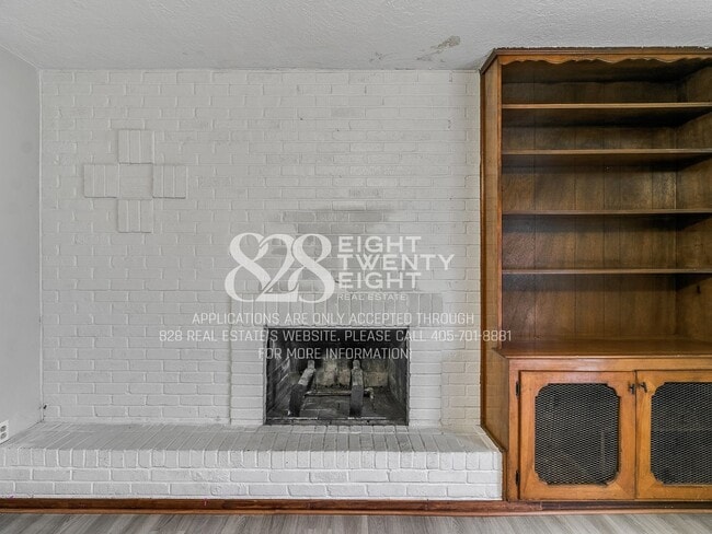 Building Photo - *COMING MAY 2026* Charming 3 Bed/1.5 Bath Single Family Home in West Norman