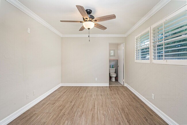 Building Photo - Port Orange 3 bed, 1.5 bath home directly ...