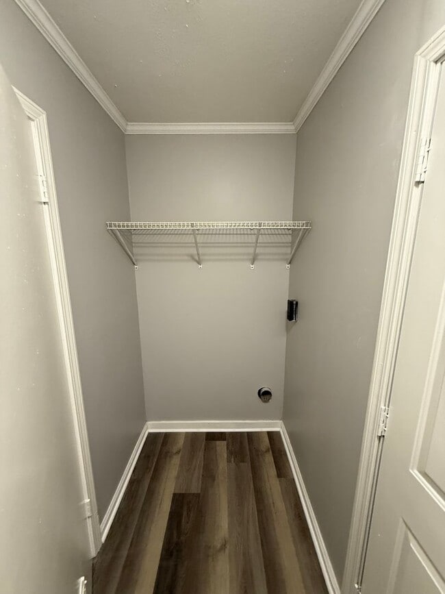Building Photo - ** 3 bed 1 bath located in Chisolm ** Call...