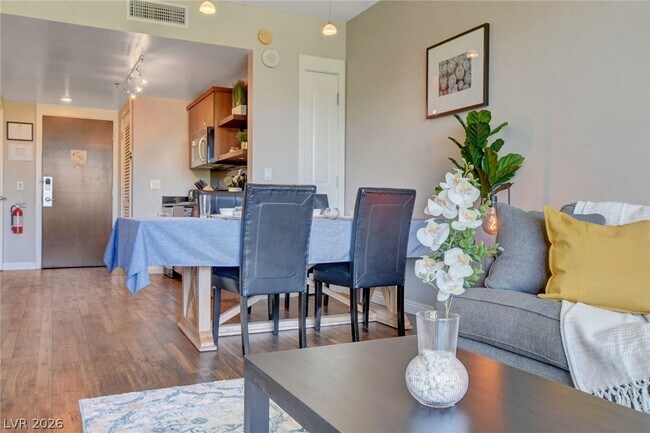 Building Photo - 29 Montelago Blvd