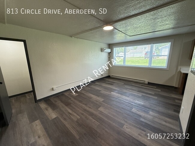 Building Photo - 920 N 2nd St