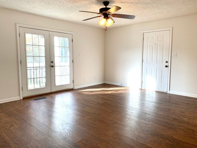 Building Photo - 402 Jack Miller Blvd