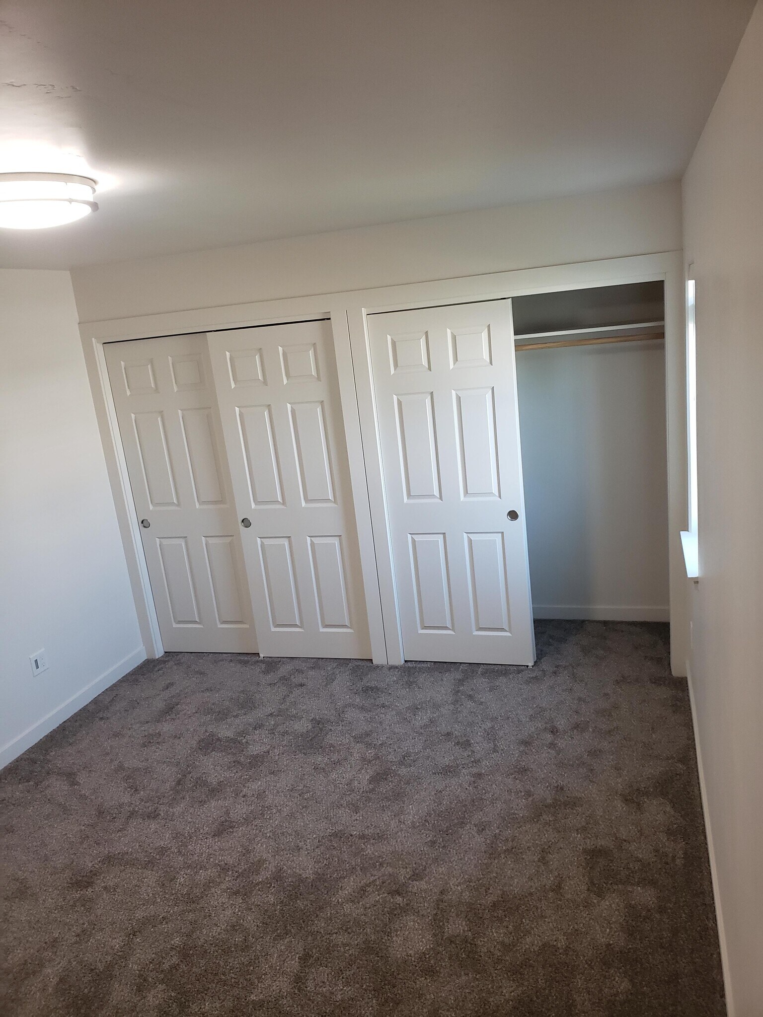 Building Photo - 712 Schodde Ave