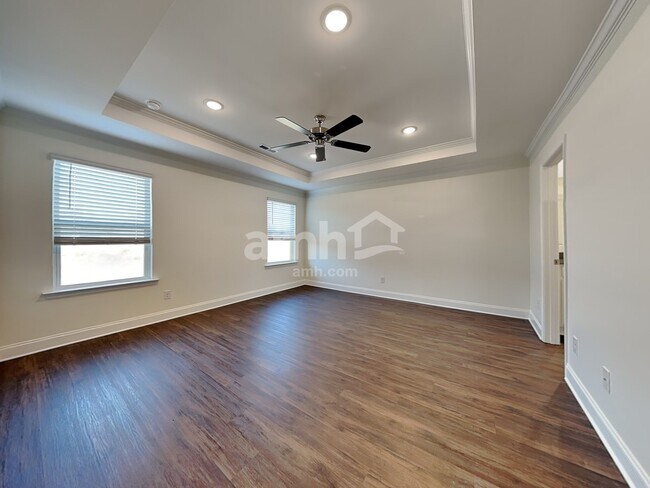 Building Photo - 15732 Thomas Rd