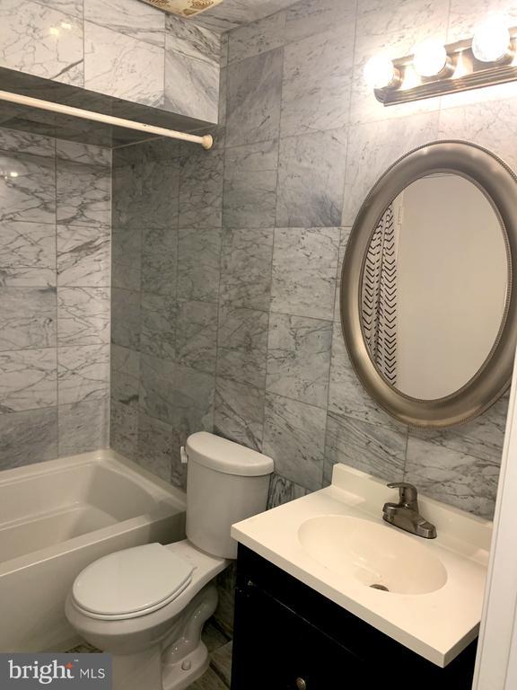 Building Photo - 9358 Neil Rd