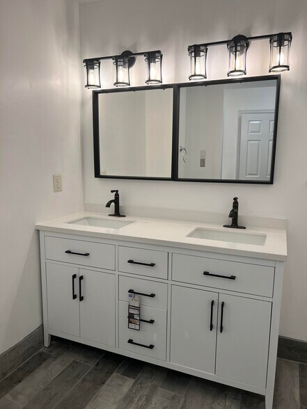 New modern double vanity - 95 Timothy Cir