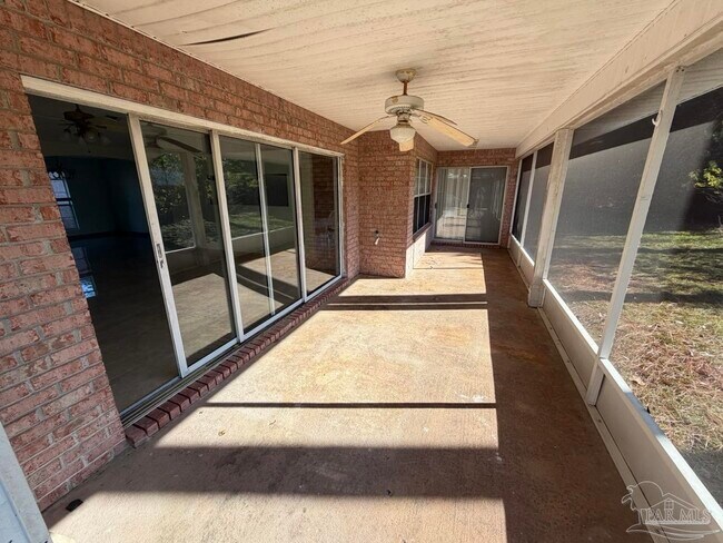 Building Photo - 10 Arapaho Dr