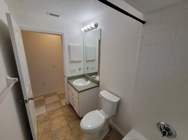 Building Photo - 2725 Feiffer Cir