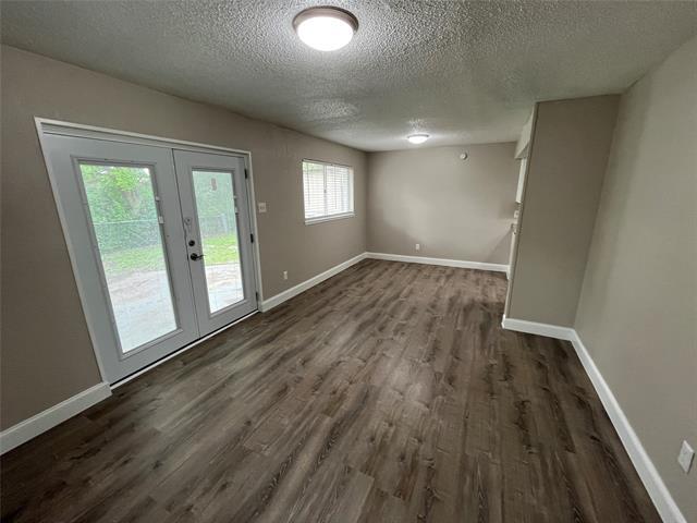 Building Photo - 504 Seaside Dr
