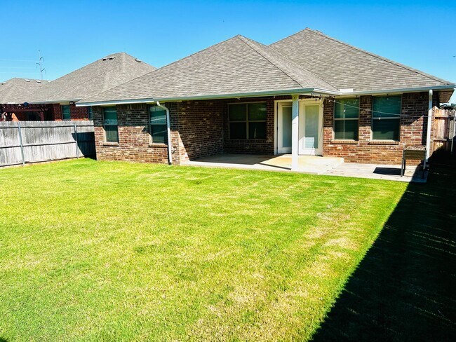 Building Photo - Beautiful 3BD 2BA w/ Bonus Room Located in Edmond's Falls at Vista Ln Addition!!