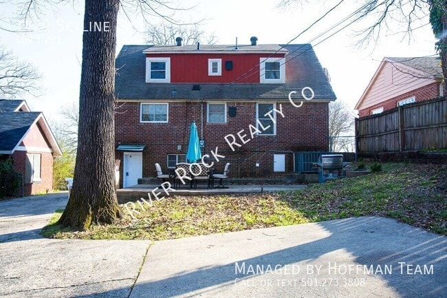 Building Photo - 1429 Skyline Dr