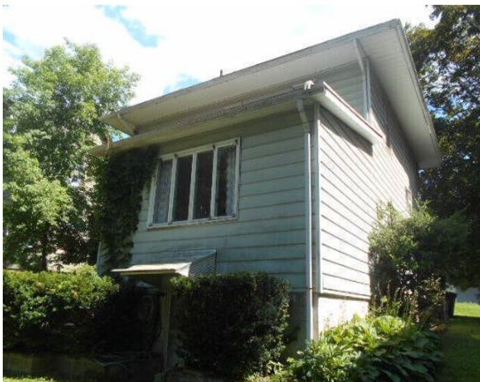 Building Photo - 130 Ridgeway St