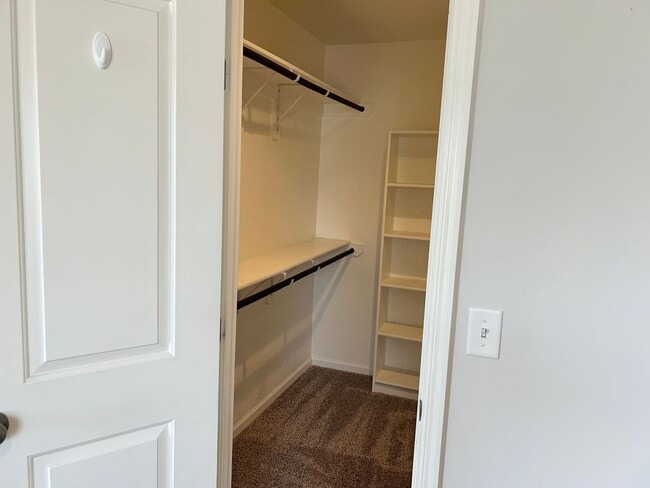 Building Photo - 3 Bed | 2.5 Bath | 2 Car Garage Townhome in Grain Valley