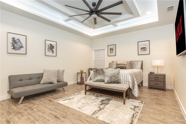 Building Photo - 13 Taxco Ct