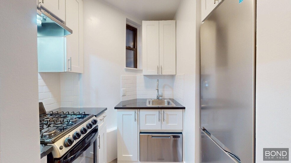 Primary Photo - 350 E 76th St