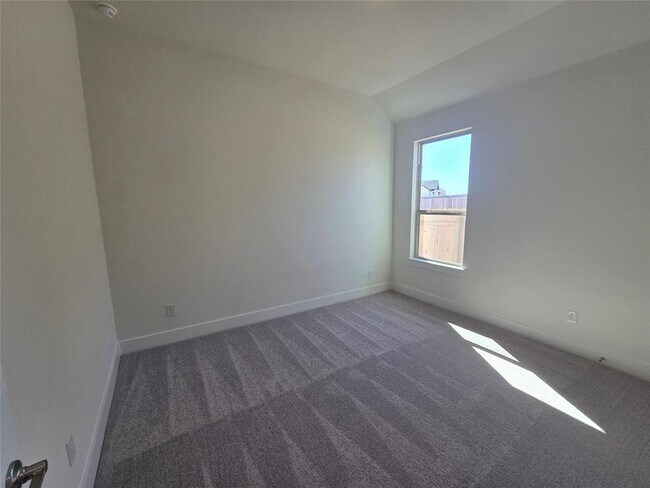 Building Photo - 8512 Red Bottle Brush Rd