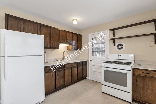 Building Photo - 5722 4th St S