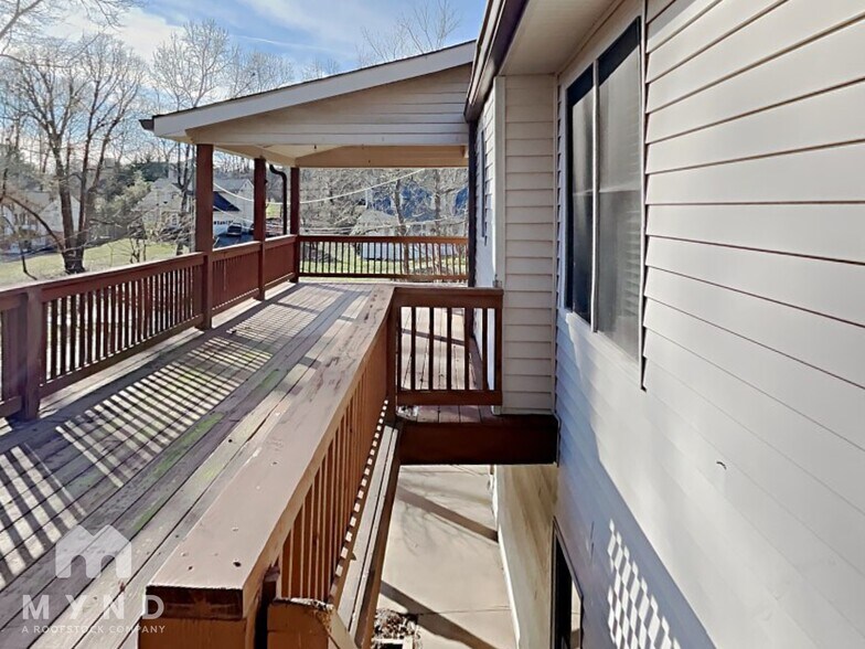 Building Photo - 3255 Sharon Ln