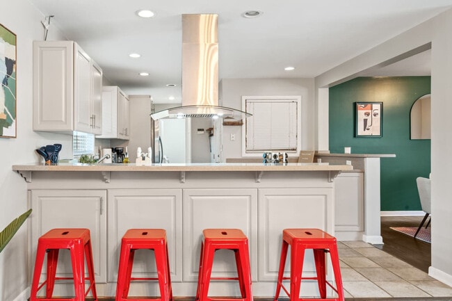 Building Photo - 1618 Cooper Lake Rd SE