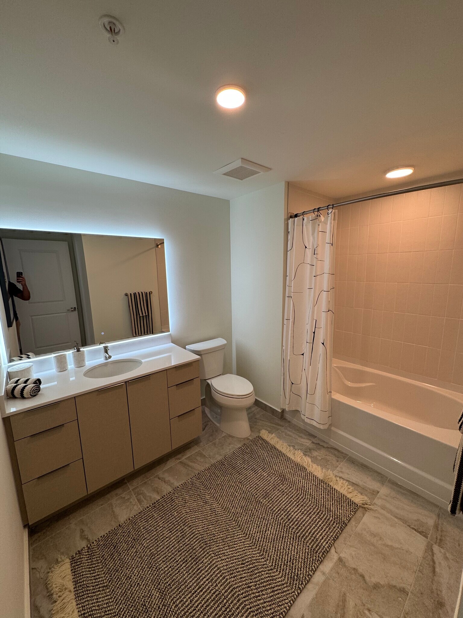 Building Photo - 144 NW 32nd St