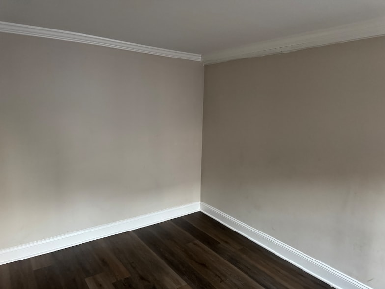 Building Photo - 57 Corban Ave SW