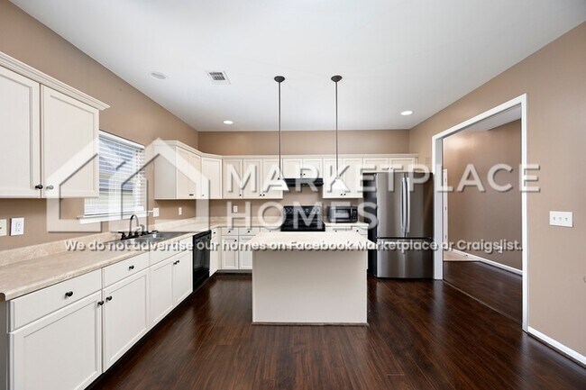 Building Photo - 4427 Sierra Ln