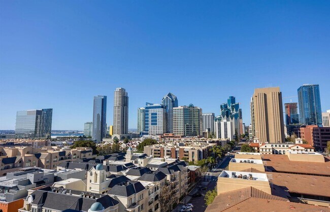 Building Photo - 500 W Harbor Dr