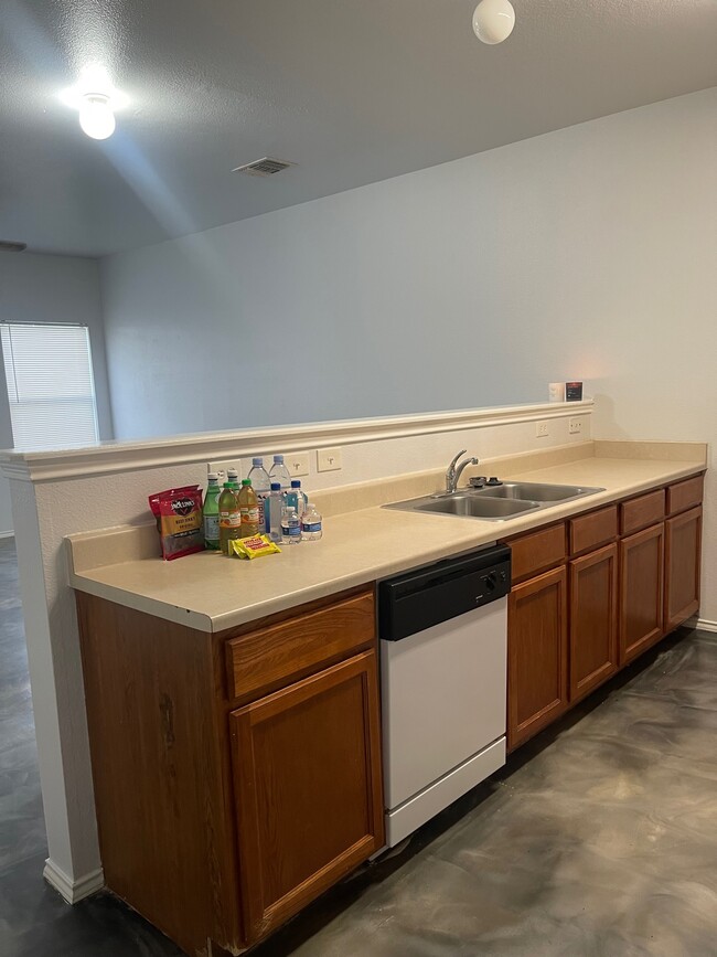 Building Photo - 10723 Mathom Landing