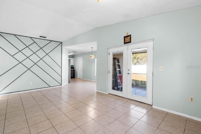 Building Photo - 1424 Vinetree Dr