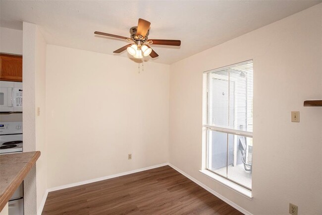 Building Photo - 18511 Egret Bay Blvd