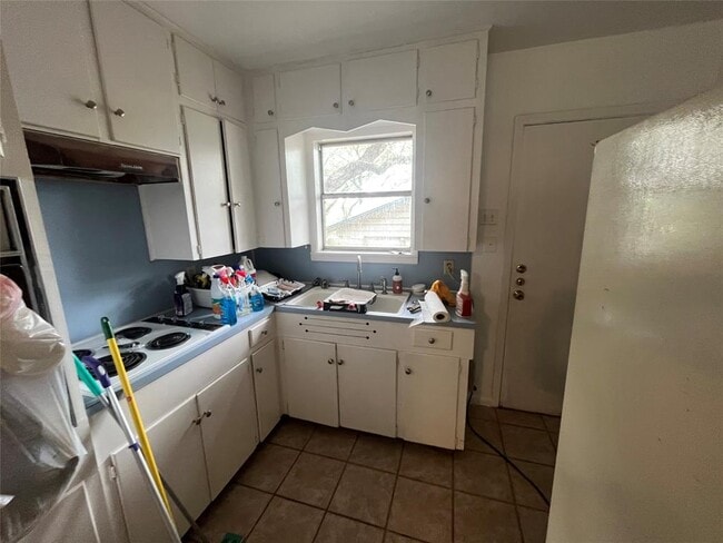 Building Photo - 1607 Lightsey Rd