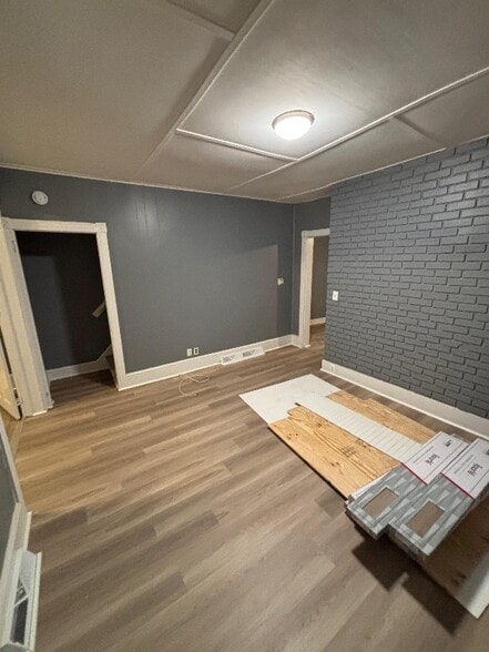 Building Photo - 407 E Vine St