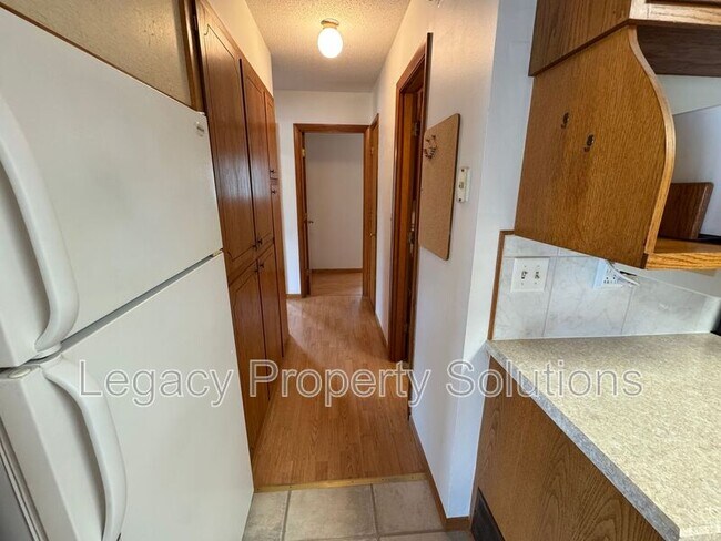 Building Photo - 2106 Assumption Dr