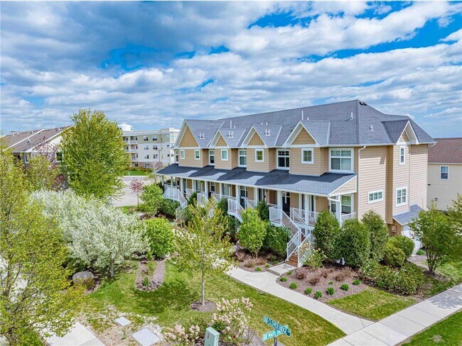 Building Photo - 2952 Clover Ridge Dr