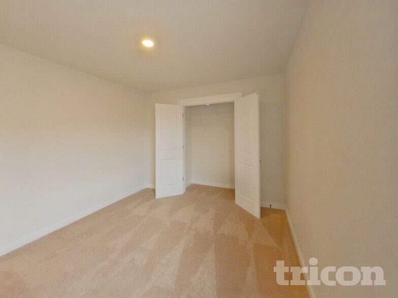 Building Photo - 1212 Crested Iris St