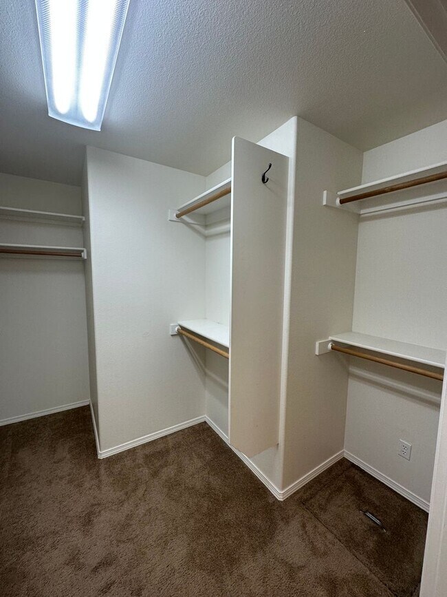 Building Photo - 1642 Diamond Peak Ct NW