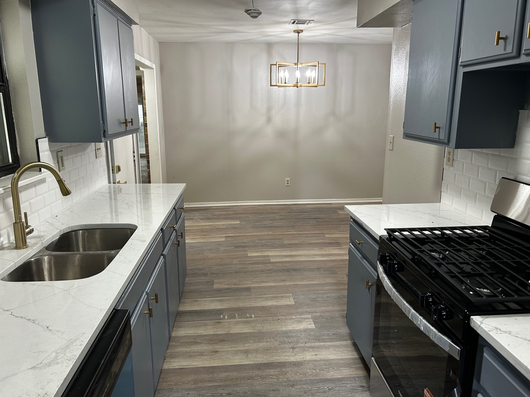 Kitchen - 418 S Park Ave