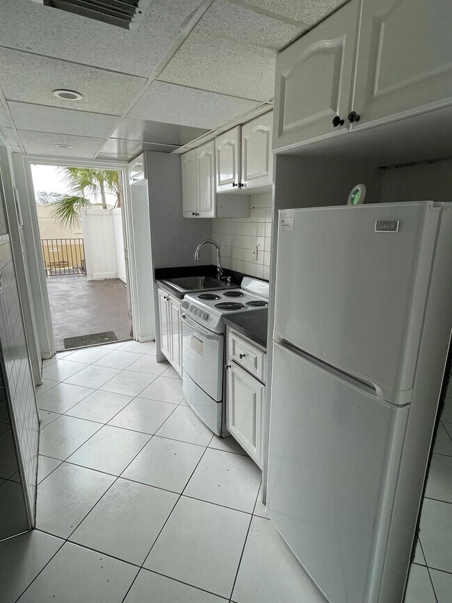 Building Photo - 4121 NW 26th St