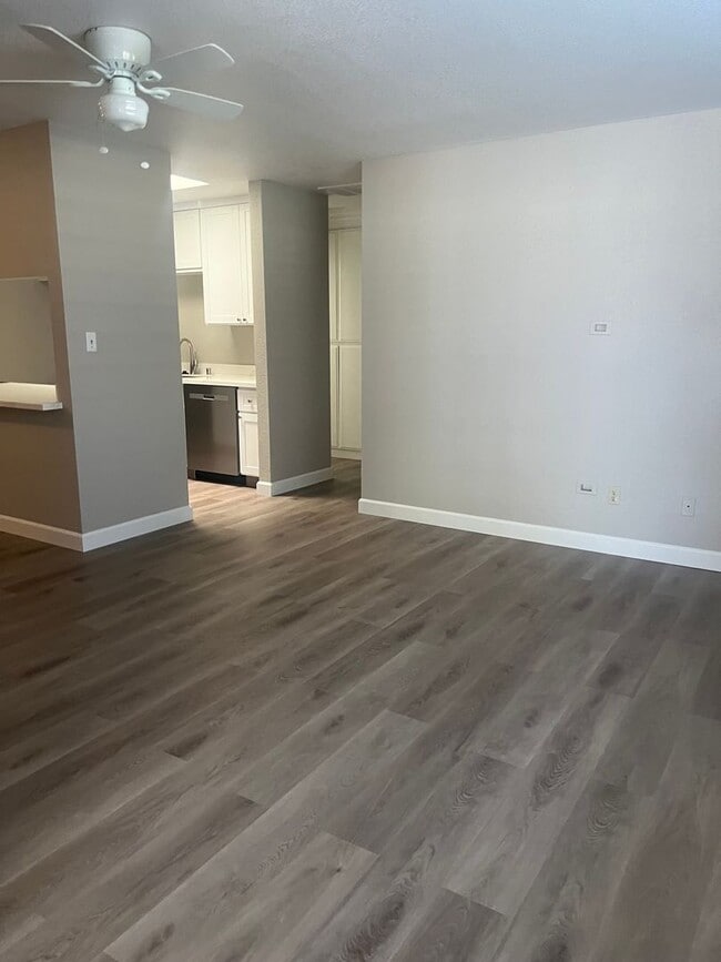 Building Photo - 3bd Duplex