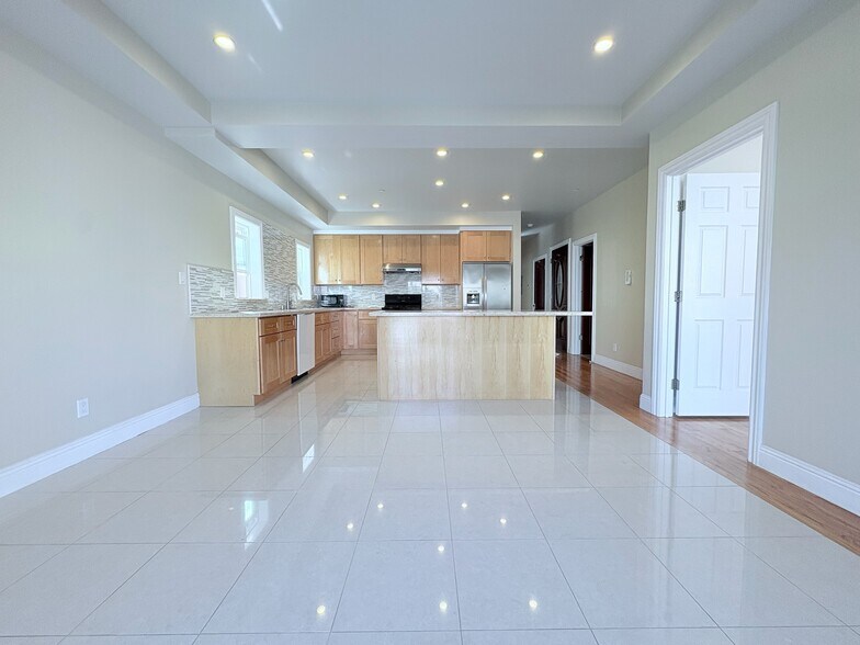 Building Photo - 109 Hillcrest Dr