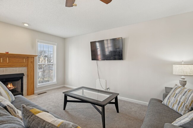 Building Photo - 1307 Bluebonnet Dr
