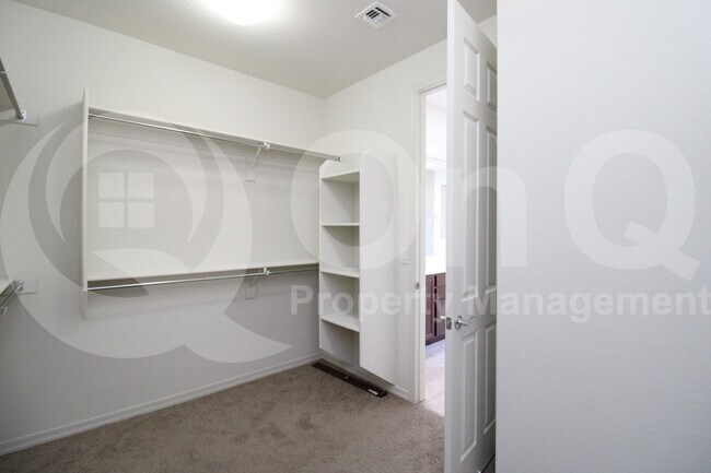 Building Photo - 26018 N 52nd Ln