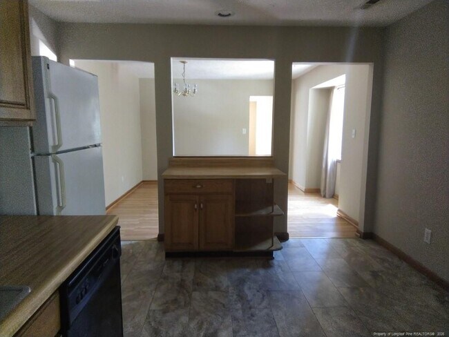 Building Photo - 614 Drypoint Ln