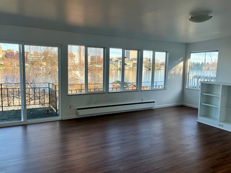 Building Photo - 3136 Portage Bay Plz E