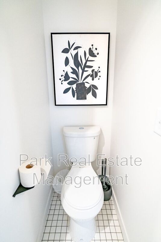 Building Photo - 901 E Edenton St