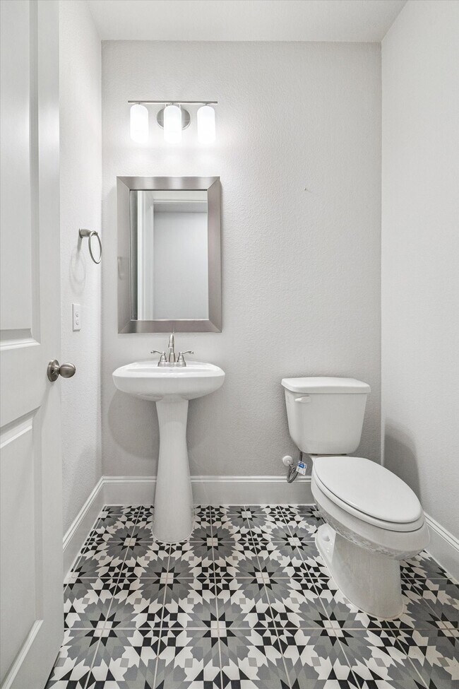 Building Photo - 10014 Serenity Grv Dr